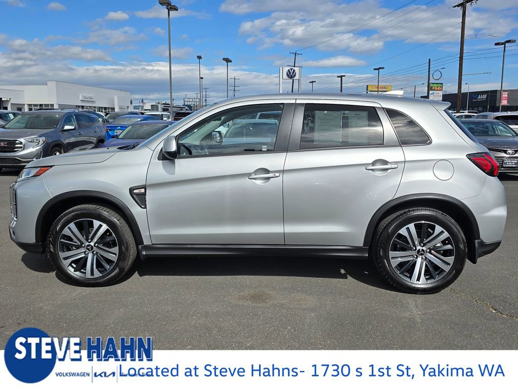 Used 2025 Mitsubishi Outlander Sport SE image 2