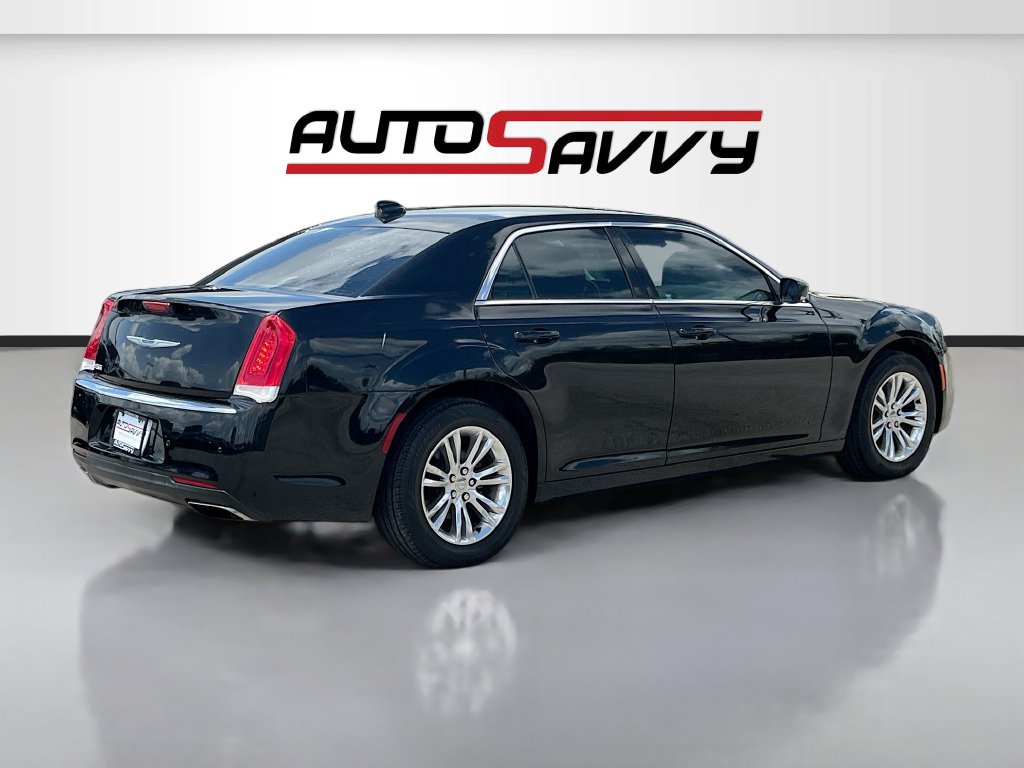 Used 2021 Chrysler 300 Touring L RWD image 7