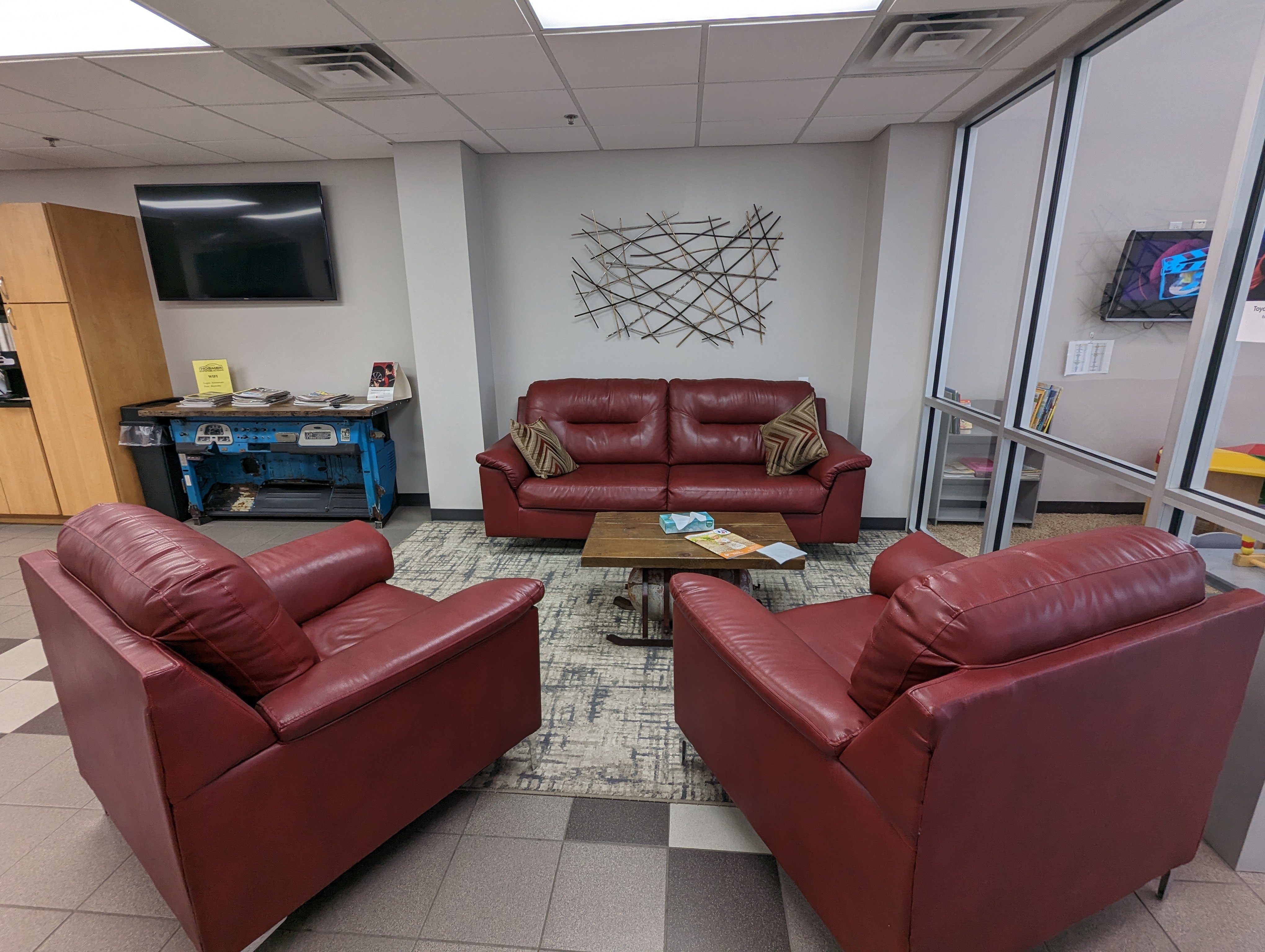 Used 2020 Toyota Corolla LE w/ Carpet Mat Package (TMS) image 26