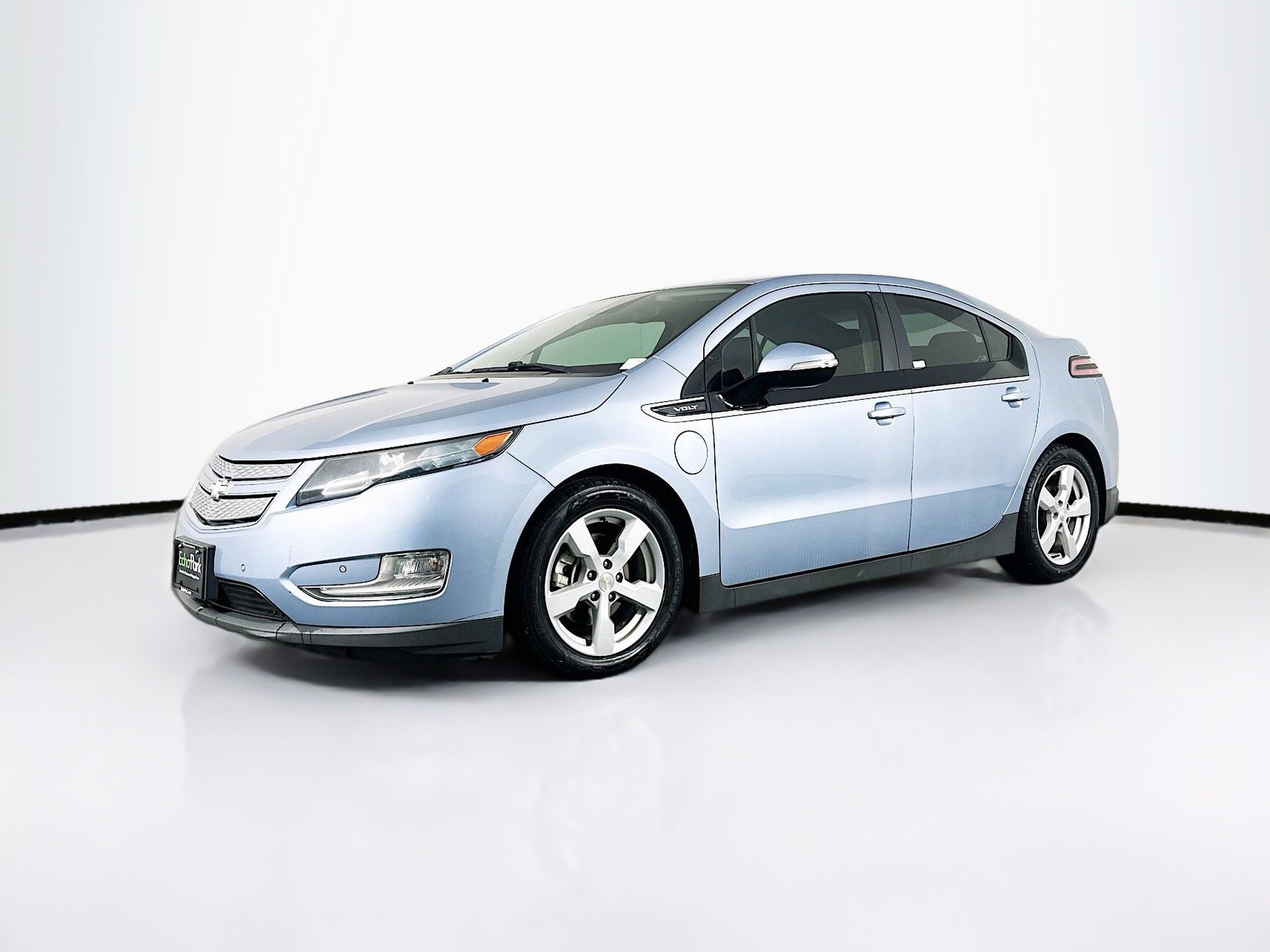Used 2013 Chevrolet Volt w/ Enhanced Safety Package 2 image 3
