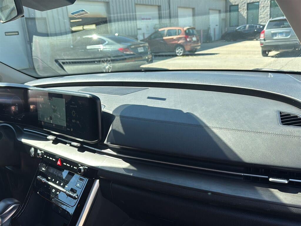 Used 2024 Kia Carnival SX FWD image 17