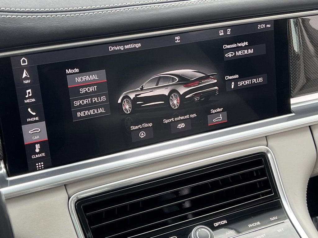 Used 2018 Porsche Panamera Turbo w/ Sportdesign Package image 28