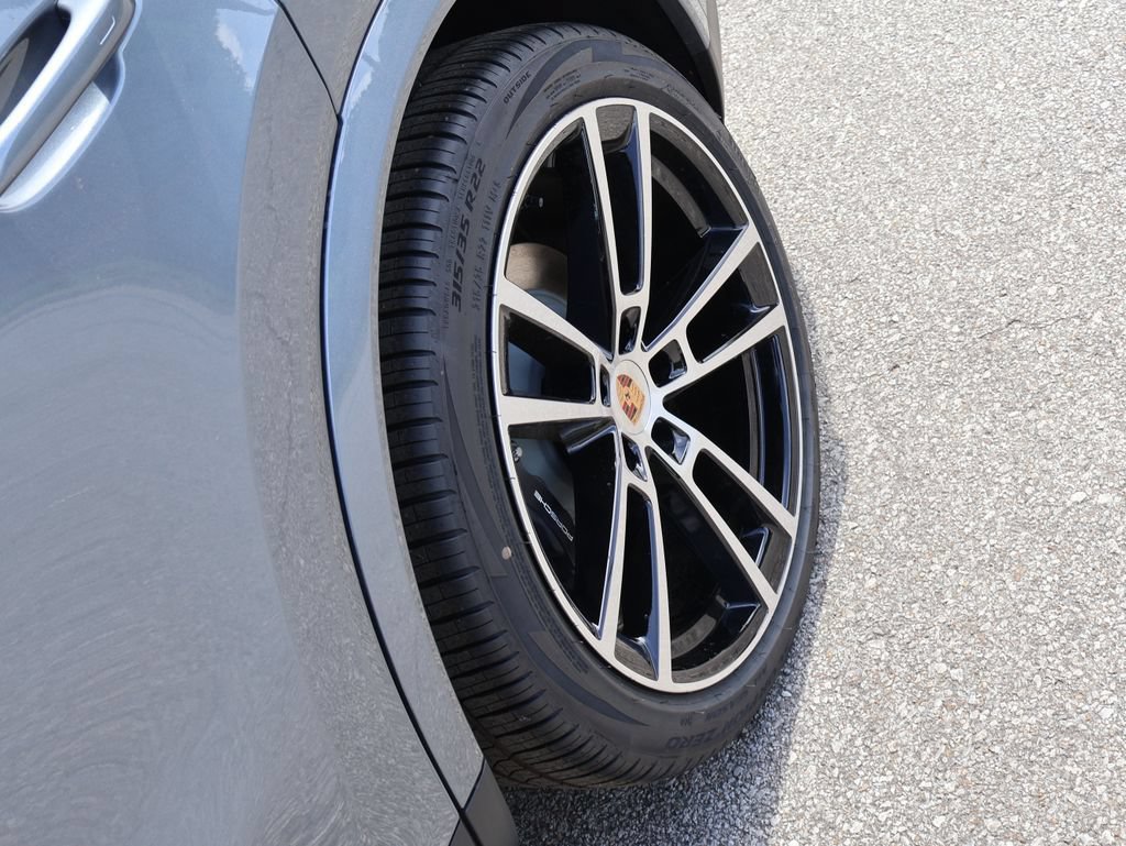 New 2026 Porsche Cayenne Coupe AWD/4WD image 39