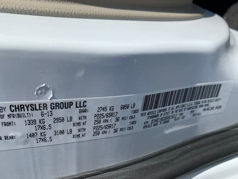 Used 2013 Chrysler Town & Country Touring FWD image 28