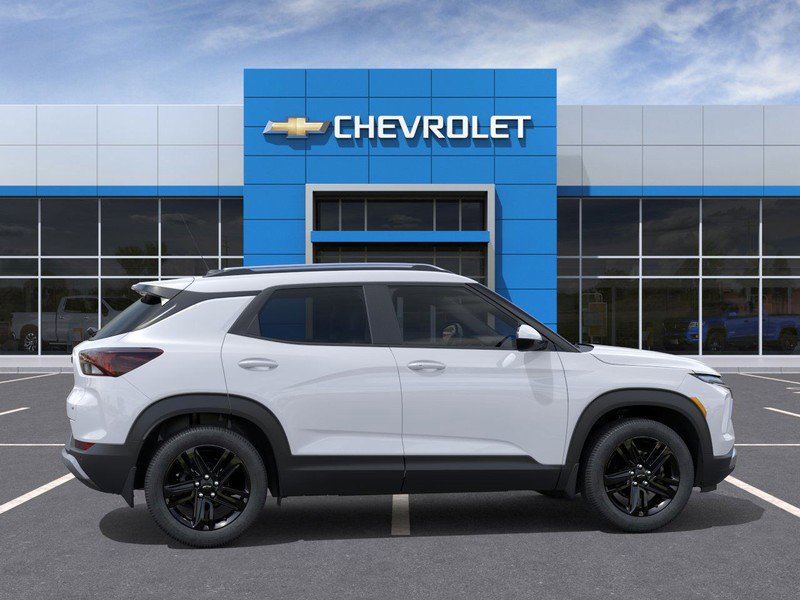 New 2026 Chevrolet TrailBlazer LT w/ Midnight Edition FWD image 5