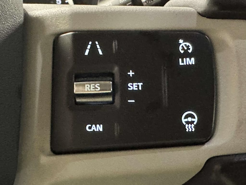 Used 2021 Land Rover Defender 110 AWD/4WD image 28