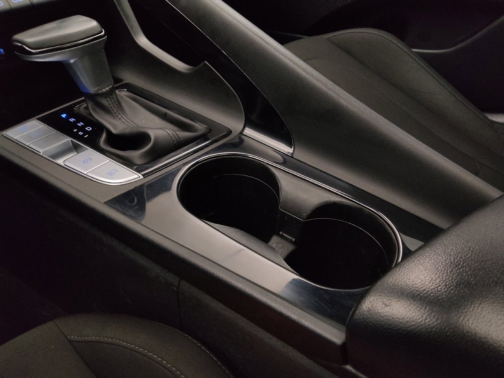 Used 2021 Hyundai Elantra SEL w/ Convenience + Premium Package FWD image 26