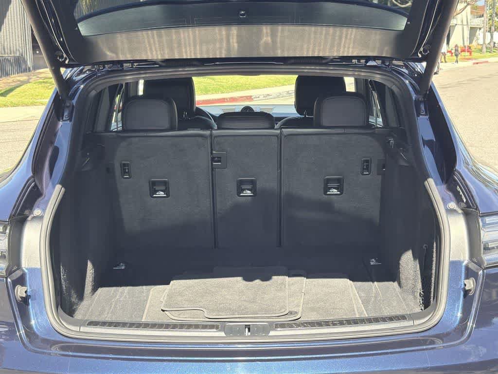 Used 2022 Porsche Macan image 32