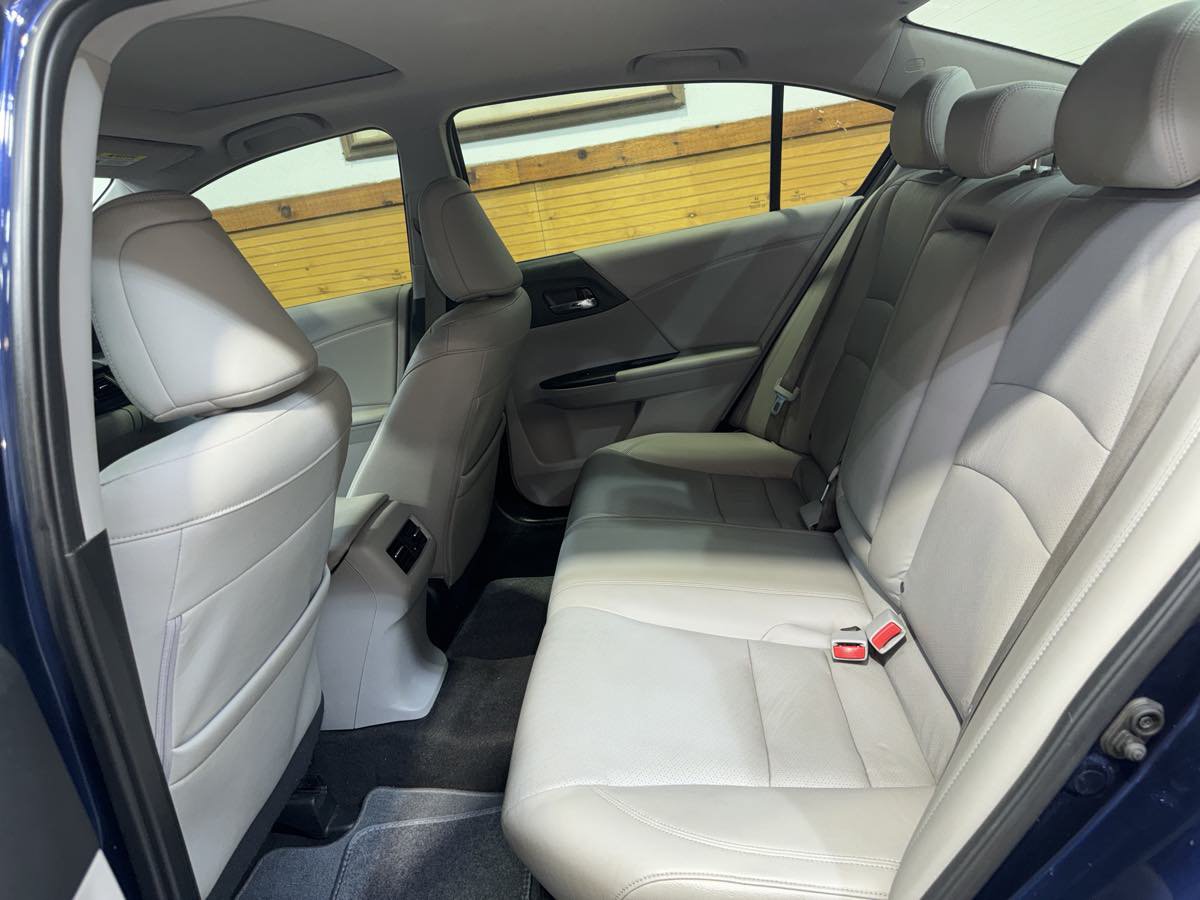 Used 2015 Honda Accord EX-L image 25