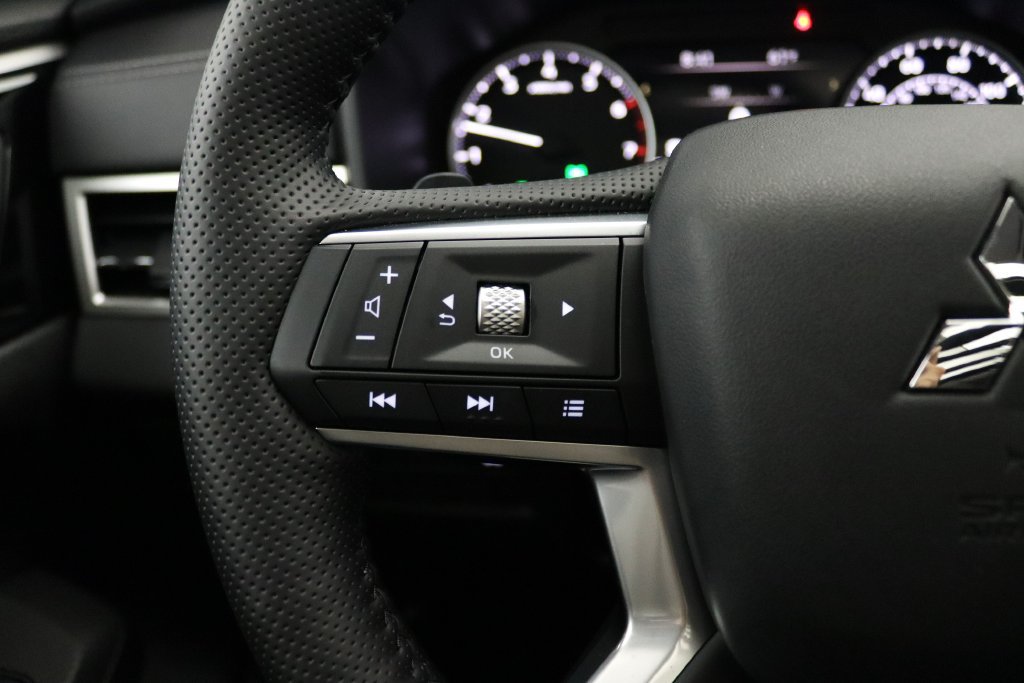 Used 2026 Mitsubishi Outlander AWD image 22
