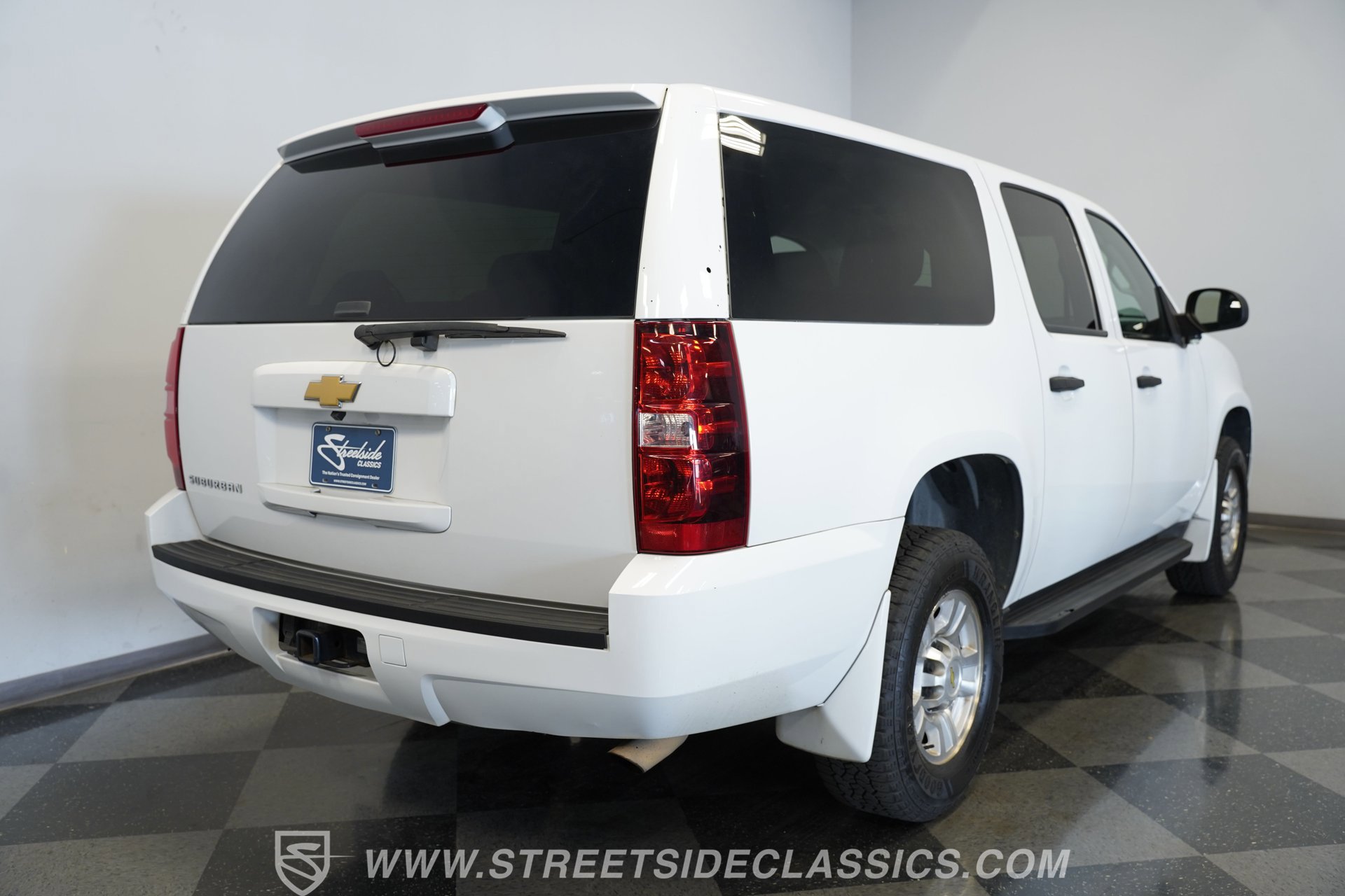 Used 2012 Chevrolet Suburban 2500 w/ Skid Plate Package image 11