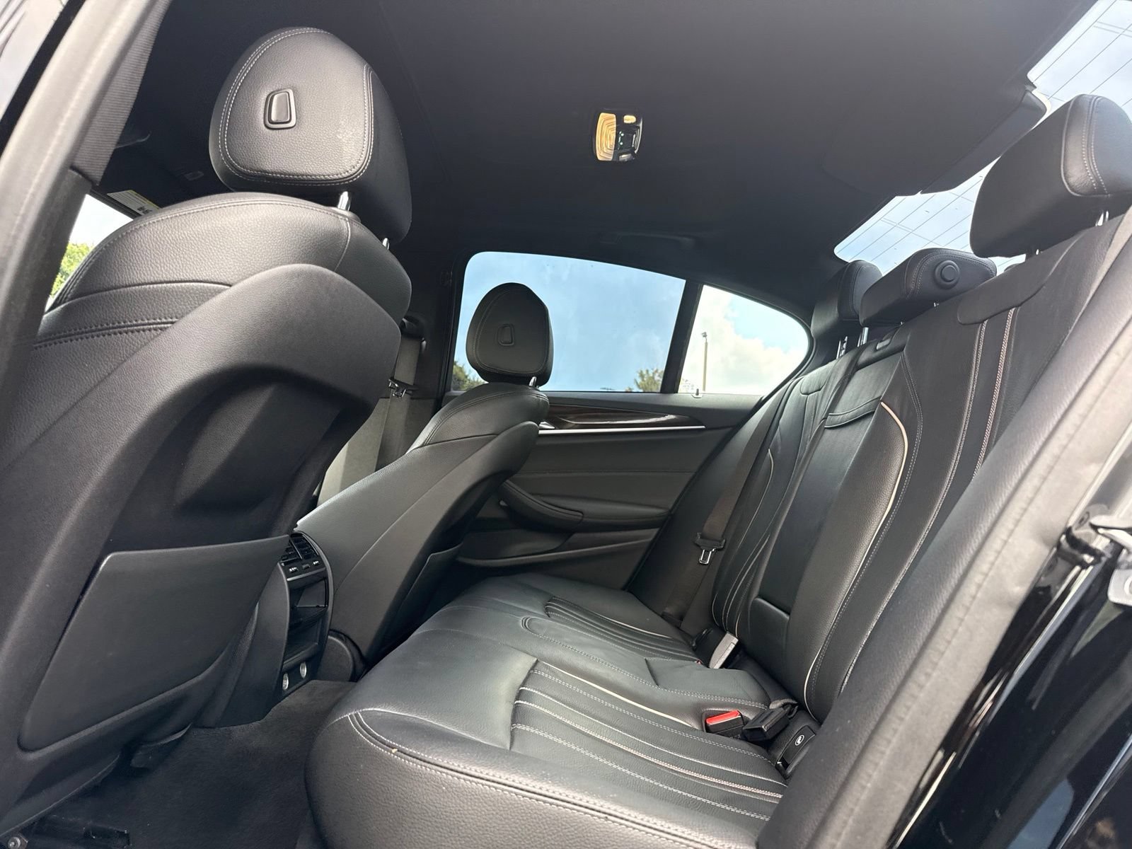 Used 2019 BMW 530i RWD image 30