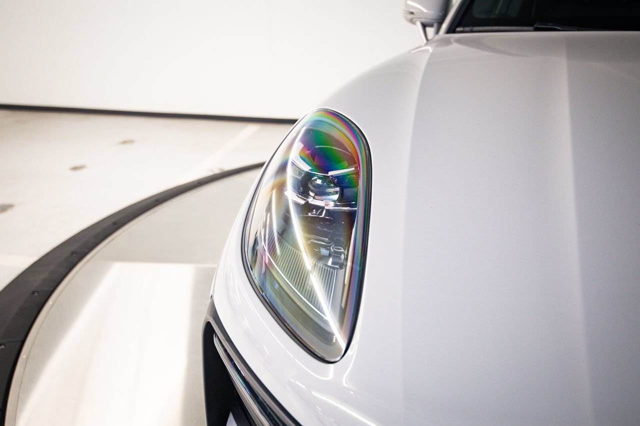 Certified 2023 Porsche Macan AWD/4WD image 13