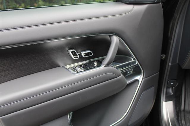 New 2025 Land Rover Range Rover Long Wheelbase SE image 19