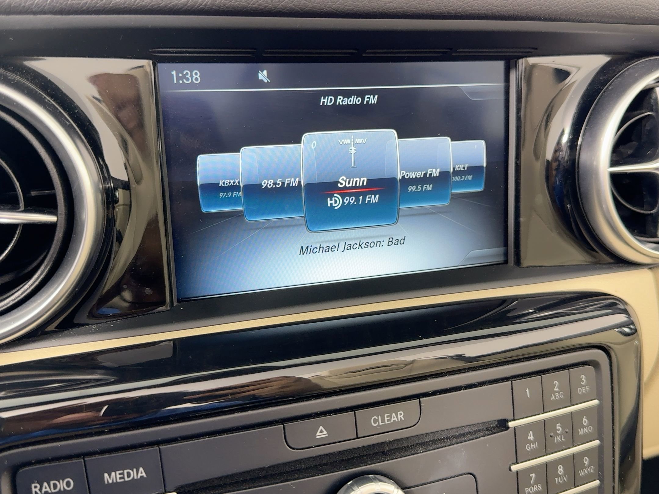 Used 2020 Mercedes-Benz SLC 300 image 21