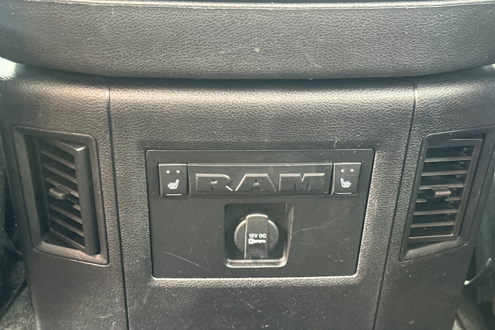 Used 2014 RAM 1500 Laramie w/ Convenience Group AWD/4WD image 15
