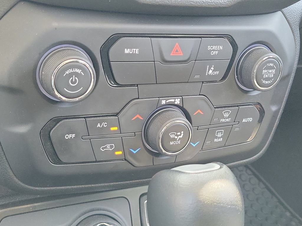 Used 2023 Jeep Renegade Trailhawk w/ Sun/Sound Group AWD/4WD image 29