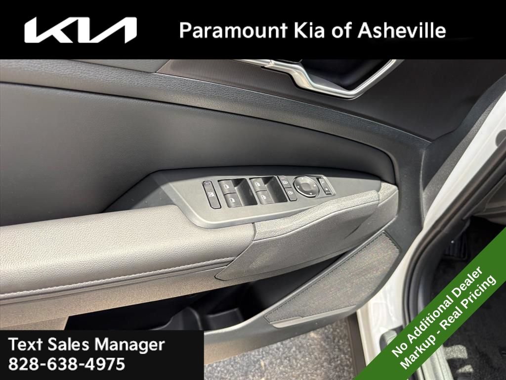 New 2026 Kia Sportage EX FWD image 25