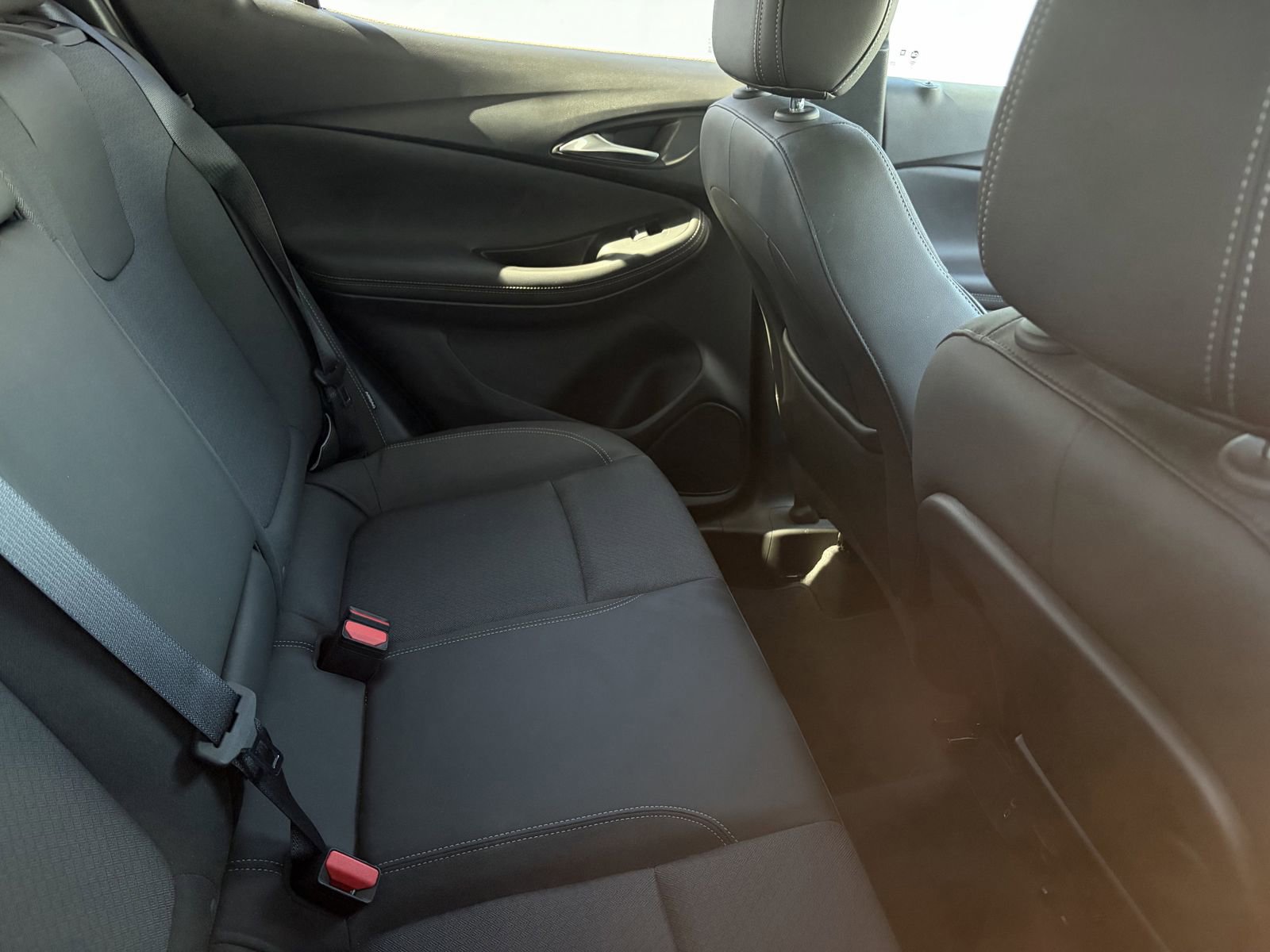 Certified 2024 Buick Encore GX Preferred w/ Comfort Package AWD/4WD image 10
