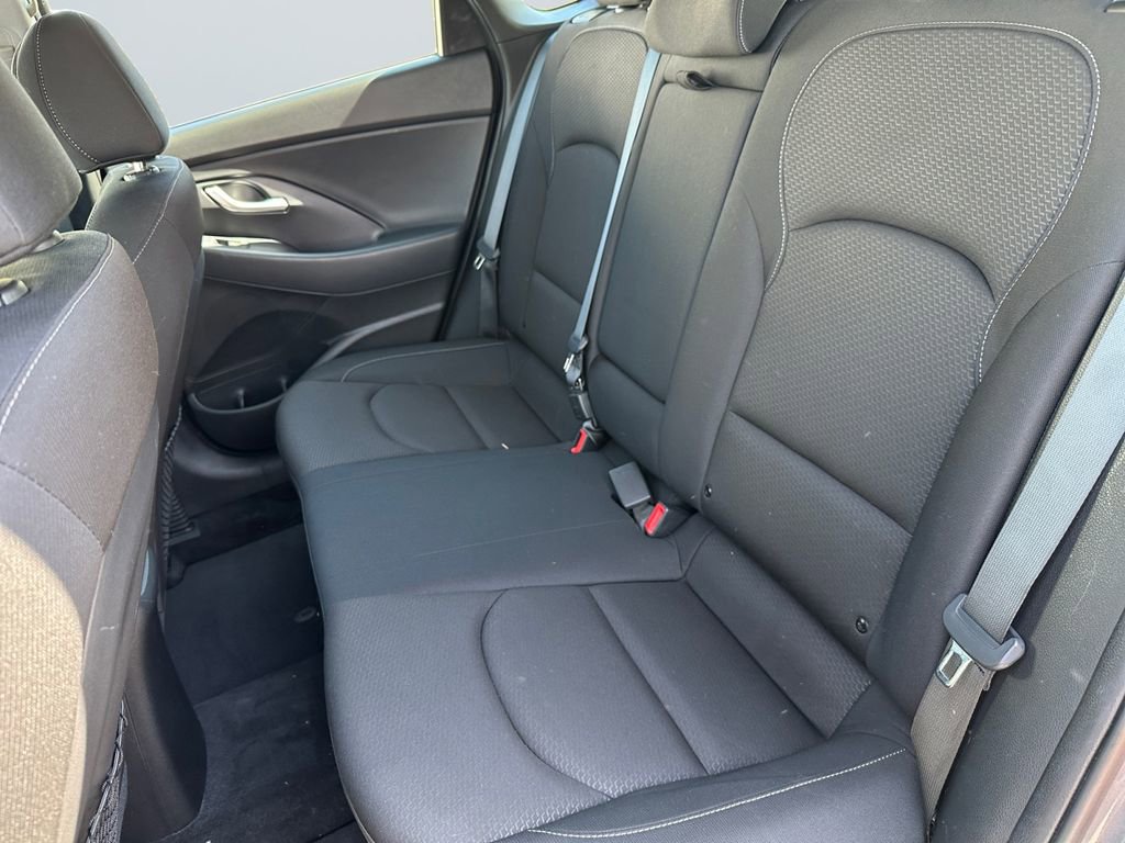 Used 2018 Hyundai Elantra GT image 13