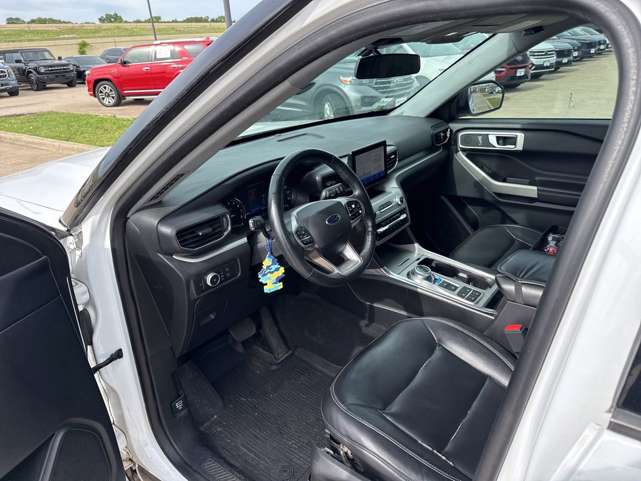 Used 2021 Ford Explorer XLT w/ Equipment Group 202A RWD image 20