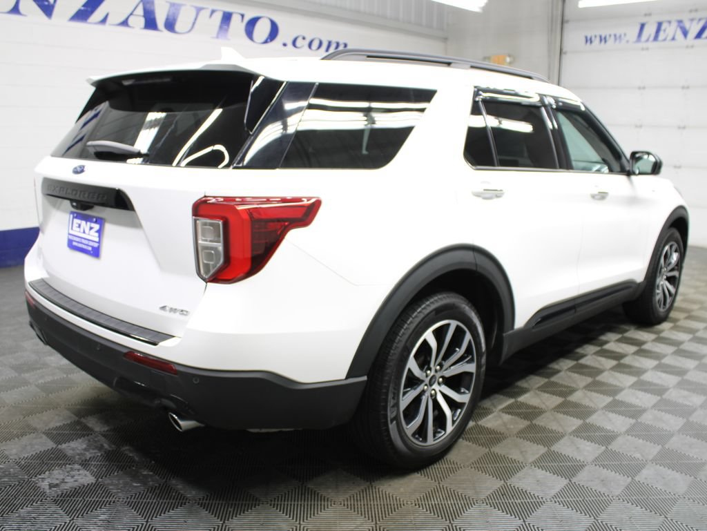 Used 2023 Ford Explorer ST-Line AWD/4WD image 6
