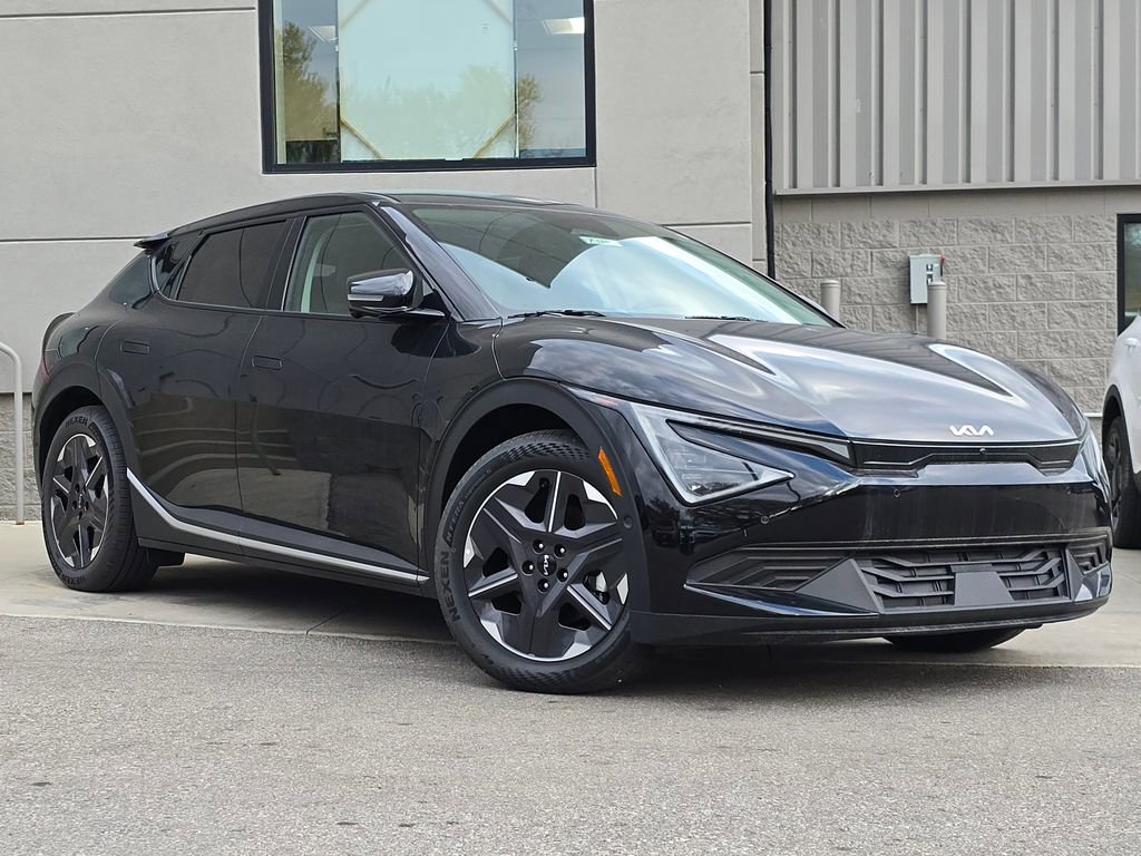 New 2025 Kia EV6 Light w/ Light LR Technology Package image 2