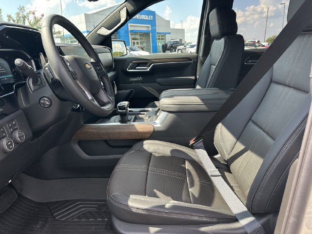 New 2026 Chevrolet Silverado 1500 High Country w/ Technology Package AWD/4WD image 9