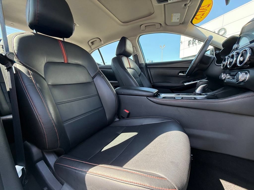 Used 2025 Nissan Sentra SR w/ SR Premium Package FWD image 15