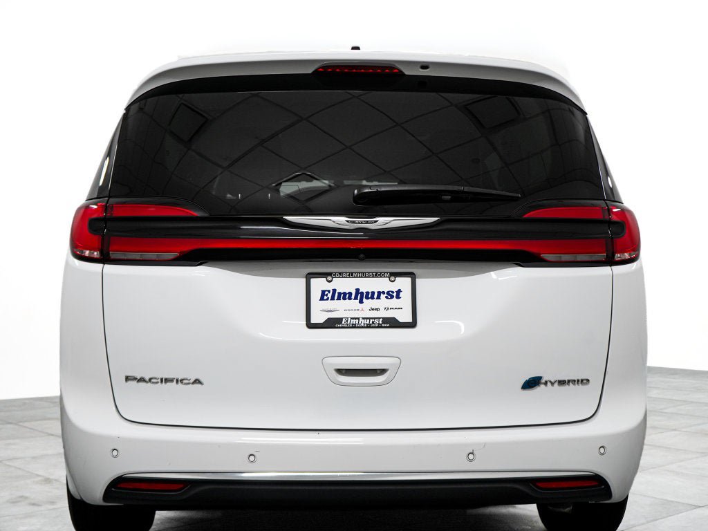 Used 2024 Chrysler Pacifica Limited FWD image 6