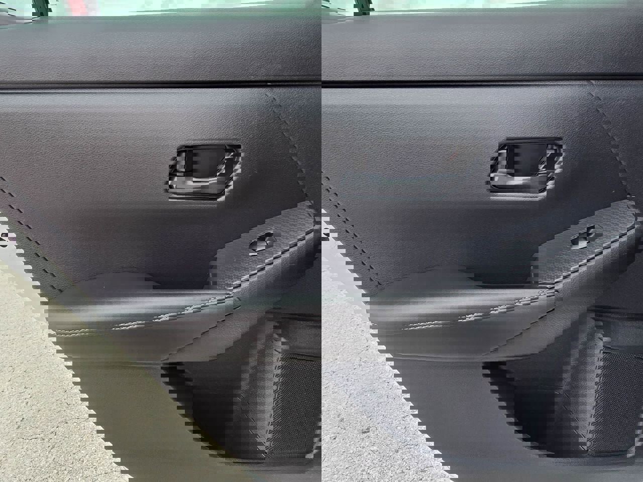 Used 2025 Nissan Sentra SV image 31