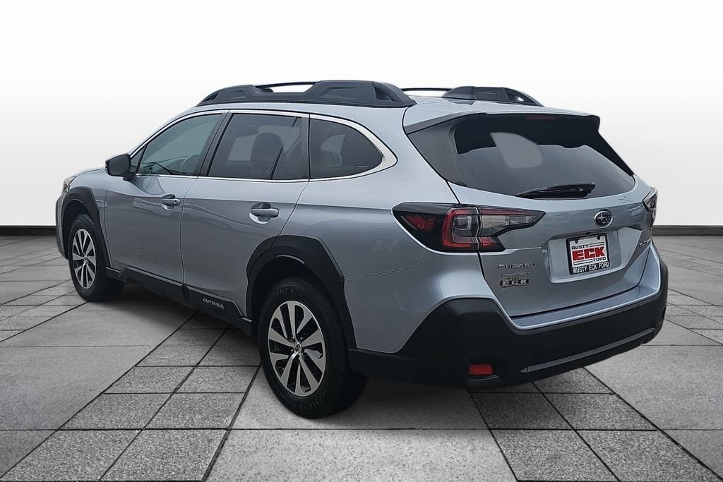 Used 2023 Subaru Outback Premium AWD/4WD image 7