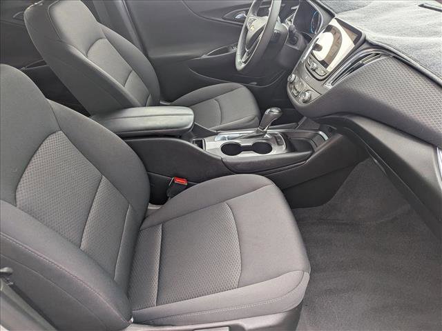 Used 2017 Chevrolet Malibu LT FWD image 20