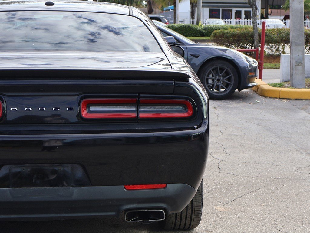 Used 2017 Dodge Challenger R/T image 11