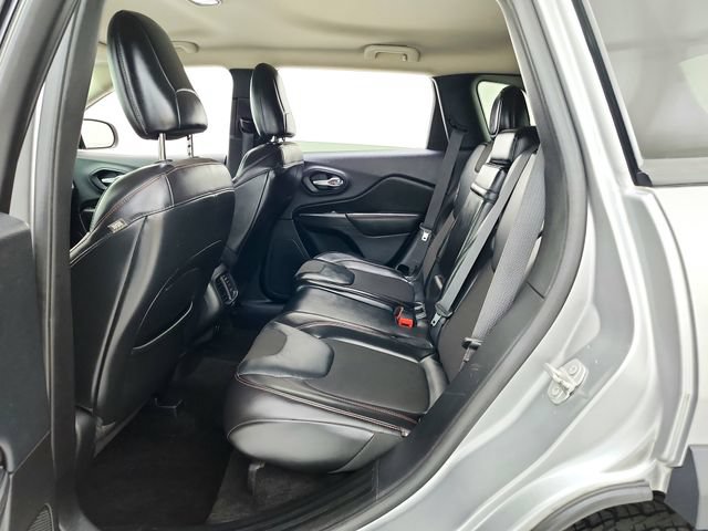 Used 2015 Jeep Cherokee Trailhawk w/ Cold Weather Group AWD/4WD image 24