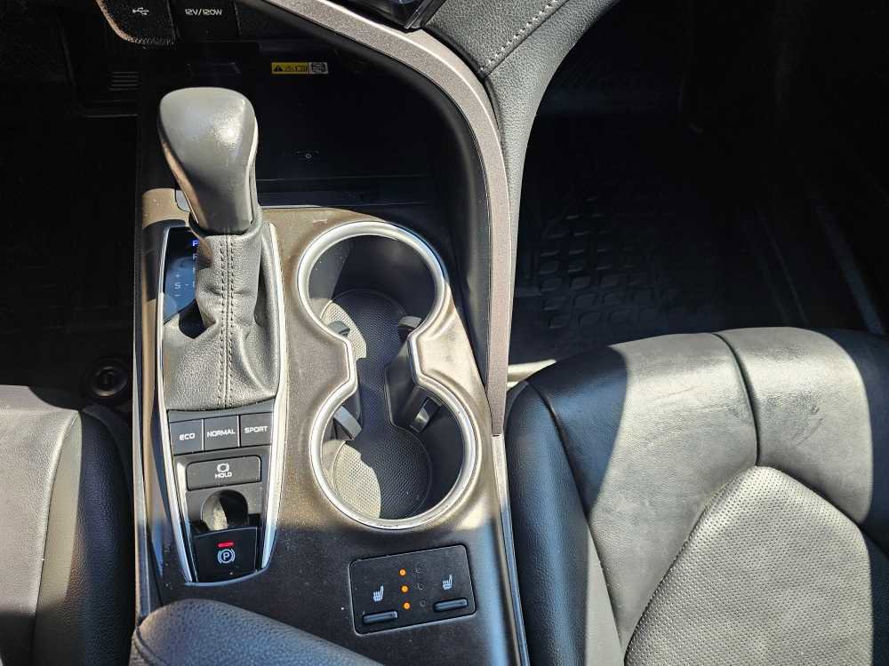 Used 2023 Toyota Camry XLE w/ Cold Weather Package image 19