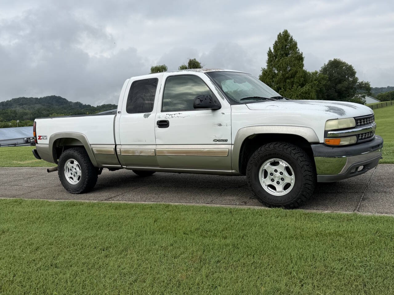Used 2002 Chevrolet Silverado 1500 LS w/ Off-Road Pkg AWD/4WD image 8
