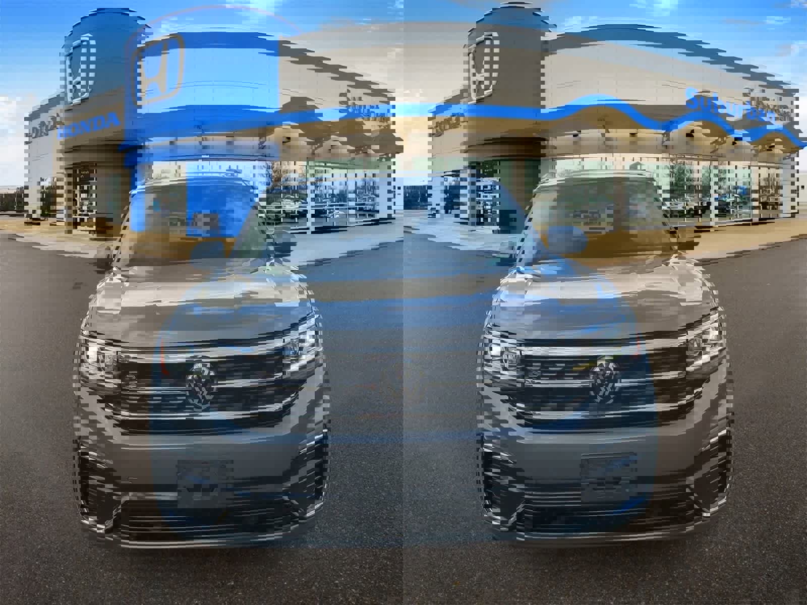 Used 2021 Volkswagen Atlas SEL R-Line image 3