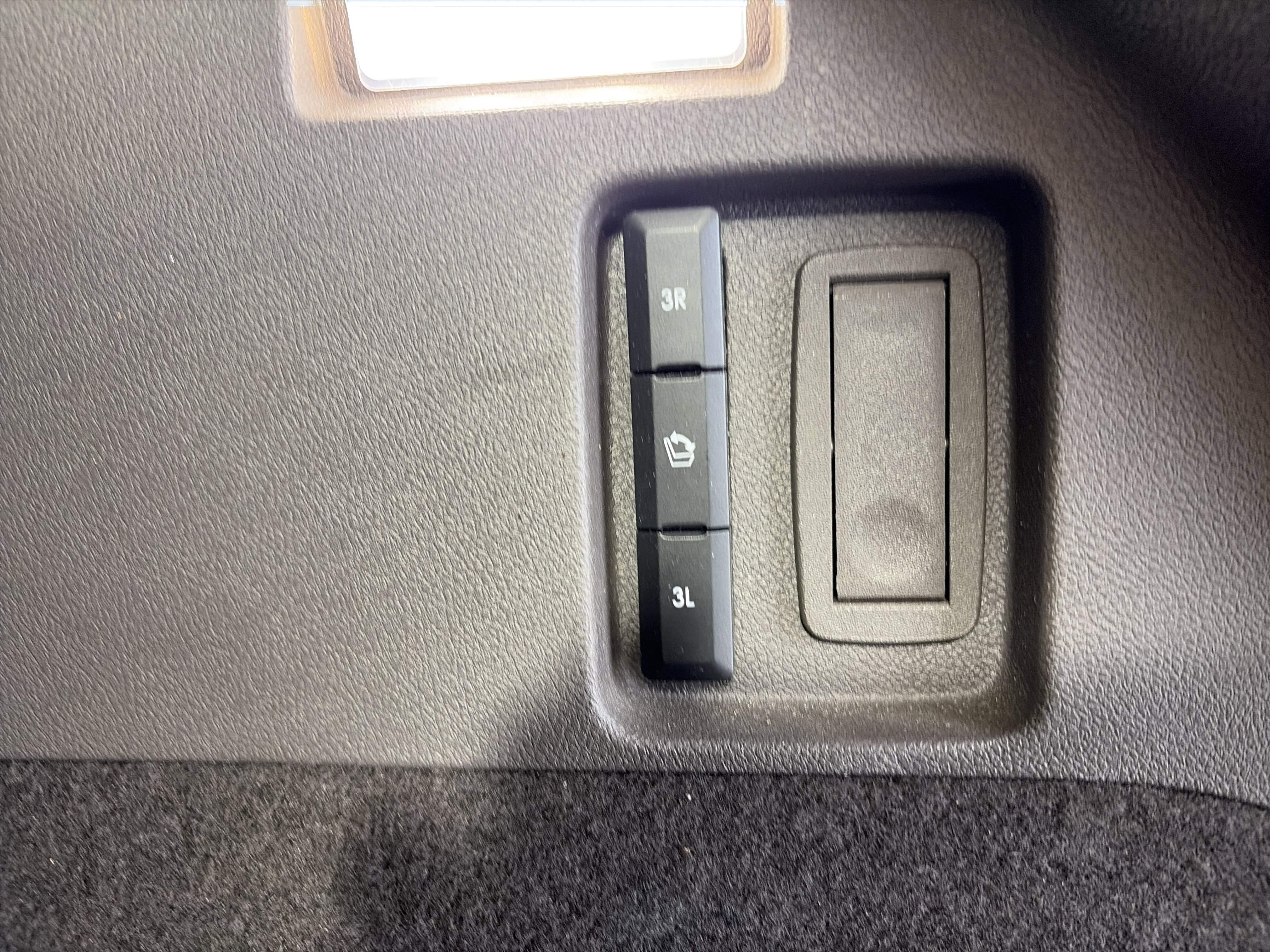 Used 2020 Lincoln Aviator Reserve w/ Equipment Group 201A image 16