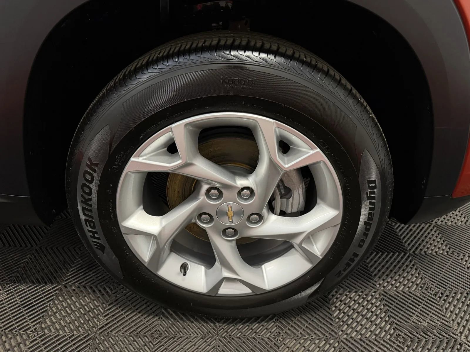 Used 2024 Chevrolet Trax LS w/ LS Convenience Package FWD image 18