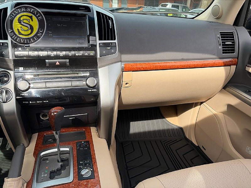 Used 2013 Toyota Land Cruiser AWD/4WD image 25
