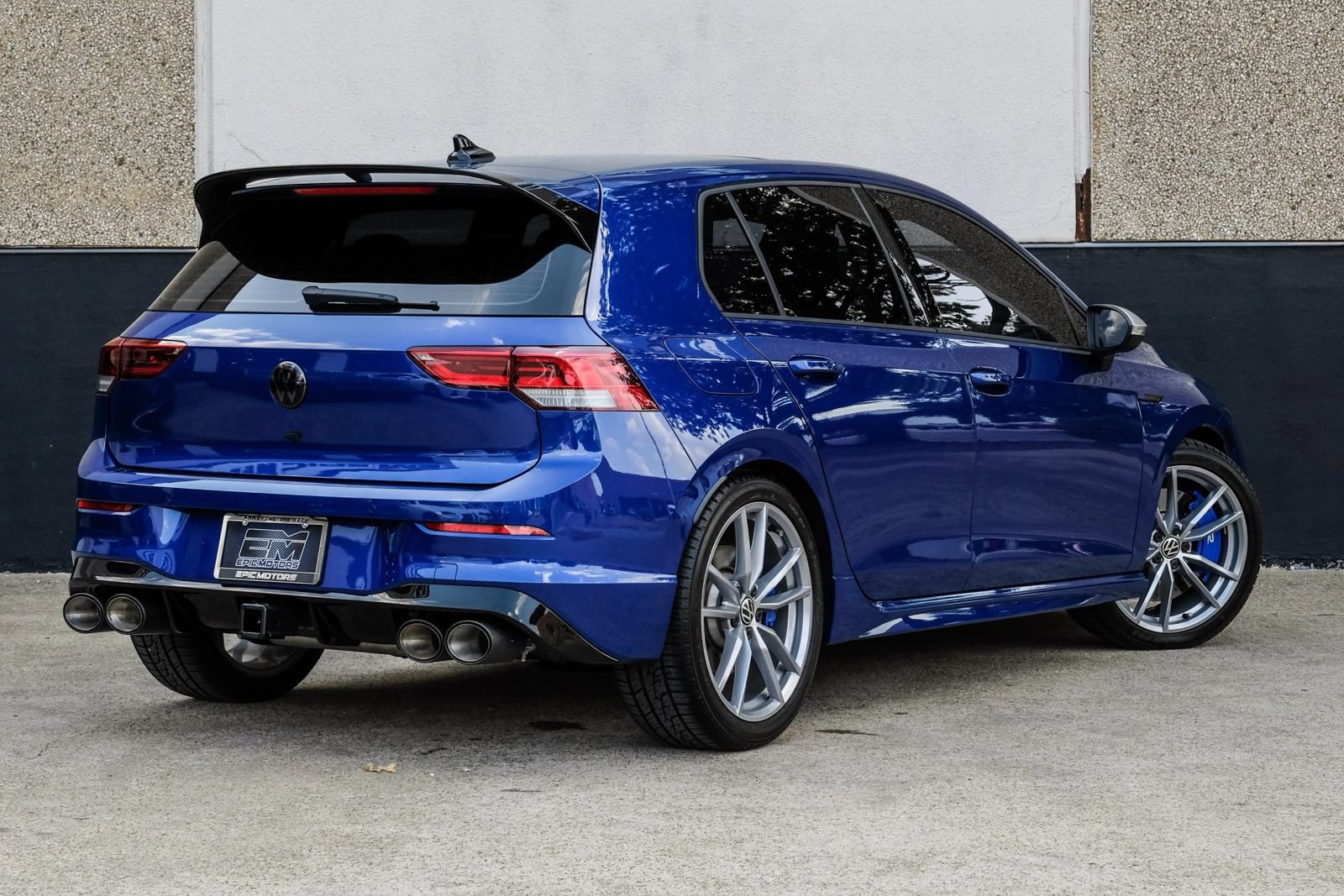 Used 2024 Volkswagen Golf R AWD/4WD image 8