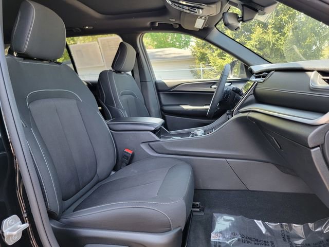 Certified 2024 Jeep Grand Cherokee Laredo X w/ Luxury Tech Group I AWD/4WD image 24
