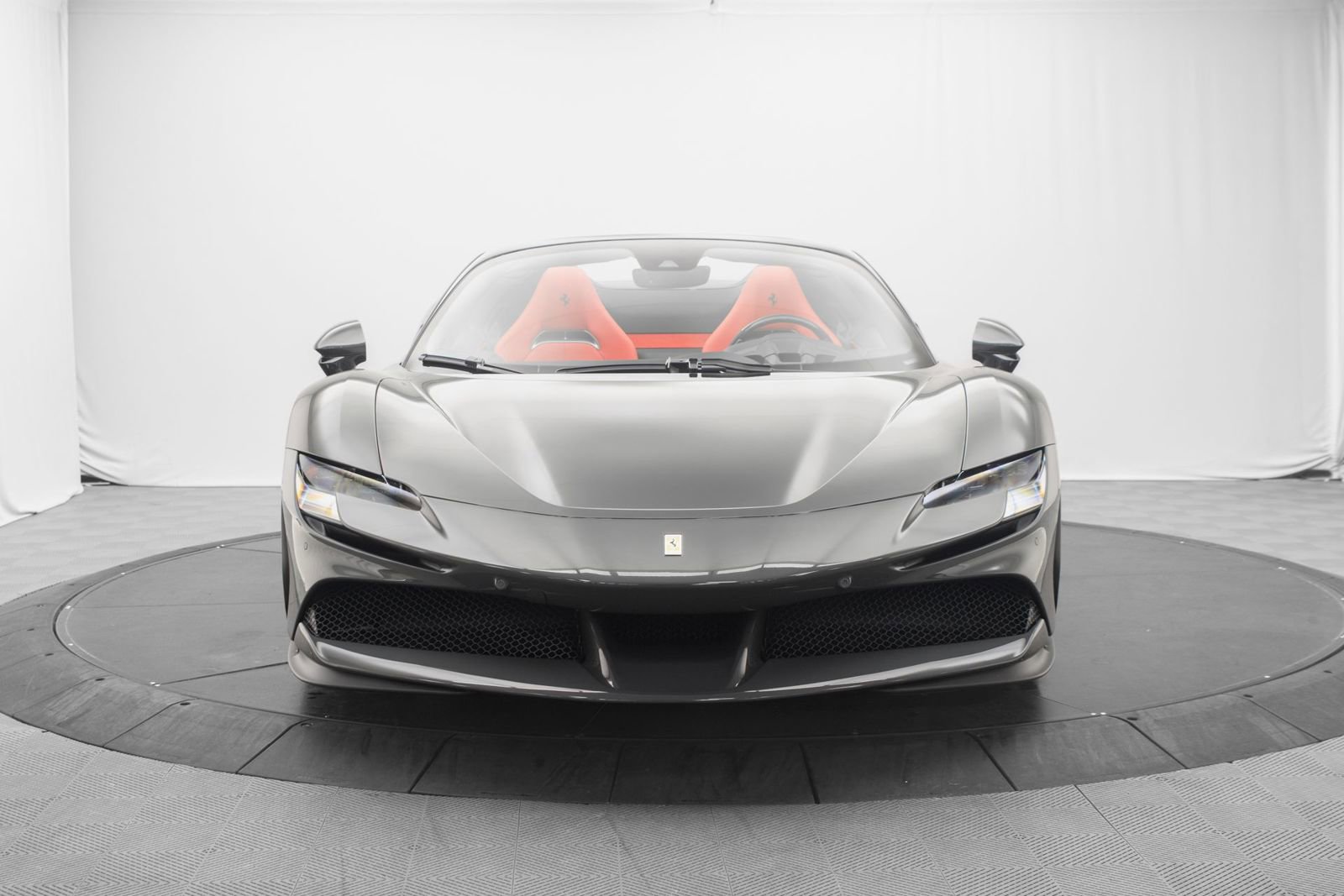 Used 2024 Ferrari SF90 Spider AWD/4WD image 8