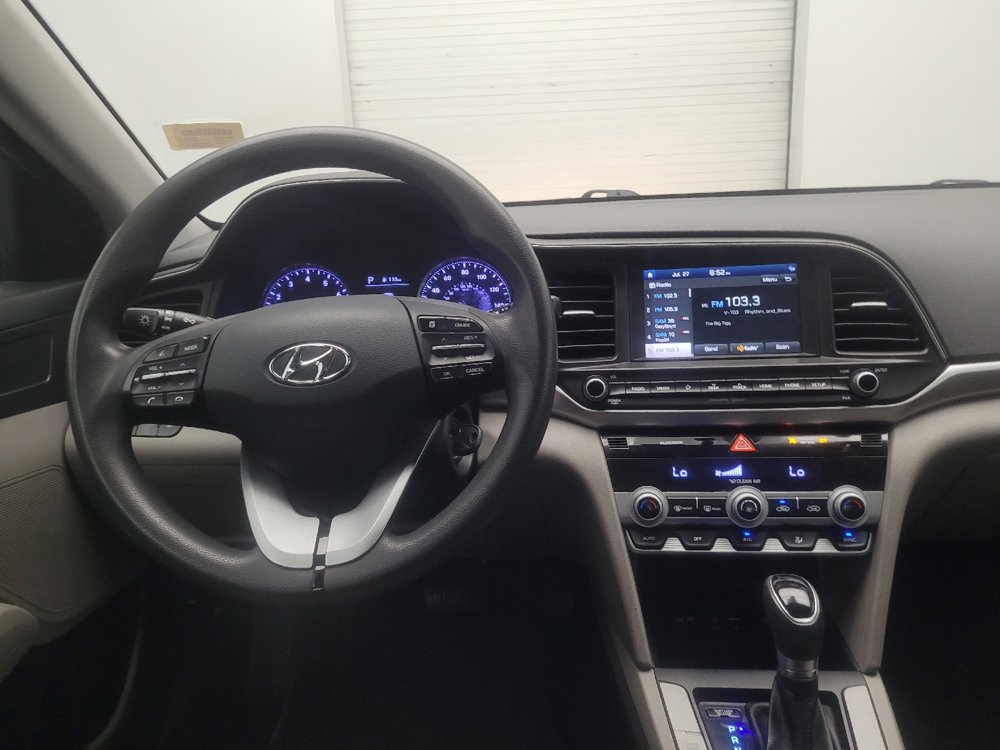Used 2020 Hyundai Elantra SEL FWD image 22