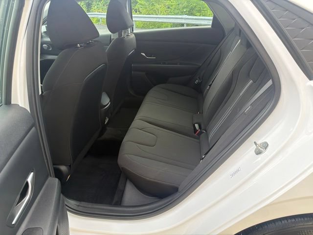 Used 2024 Hyundai Elantra SEL FWD image 17