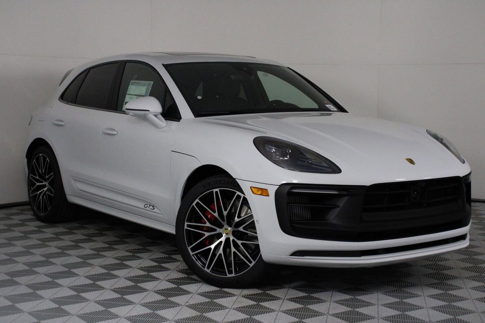 New 2026 Porsche Macan GTS AWD/4WD image 9