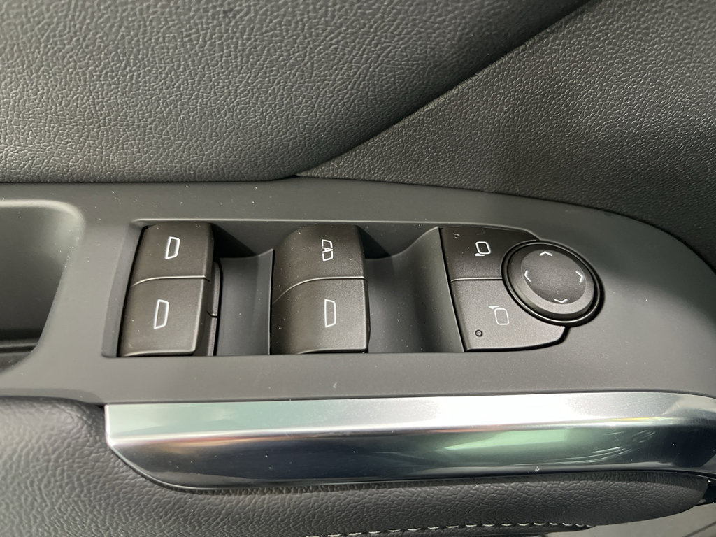 New 2026 Chevrolet Traverse LT FWD image 30