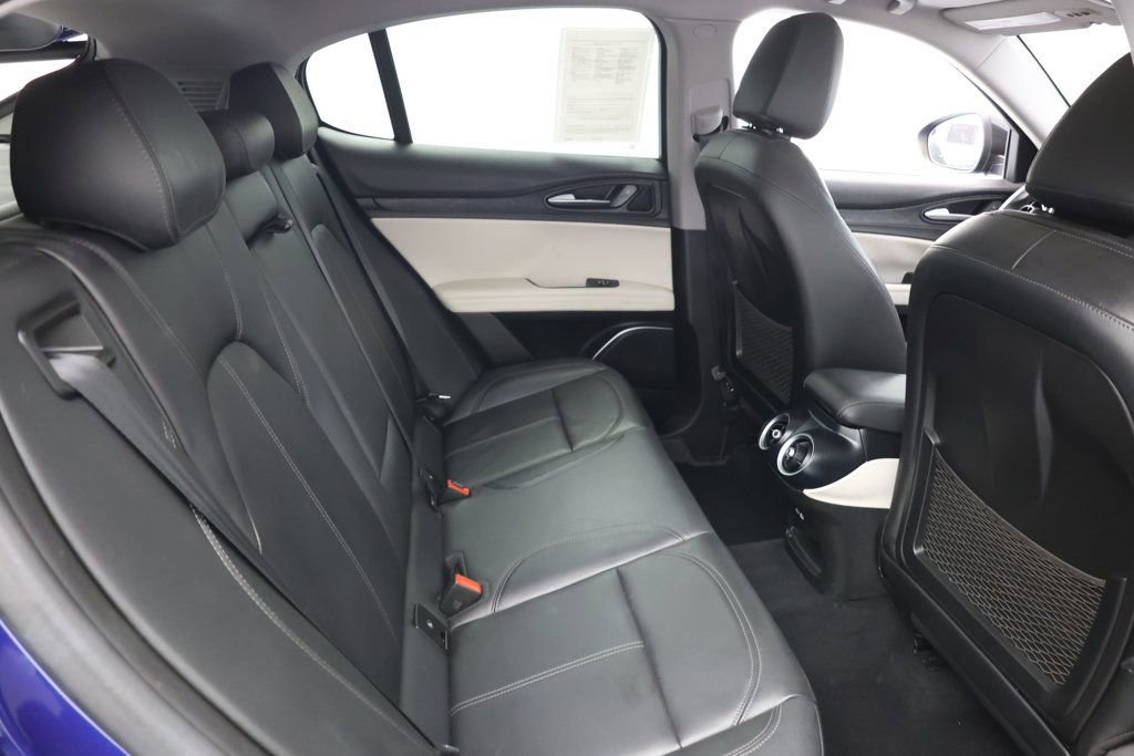 Used 2021 Alfa Romeo Stelvio Sprint w/ Nero Edizione image 19