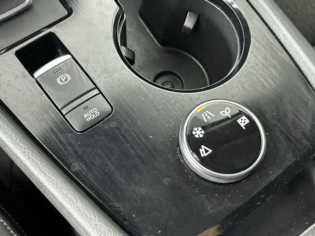 Used 2024 Nissan Rogue SV AWD/4WD image 25